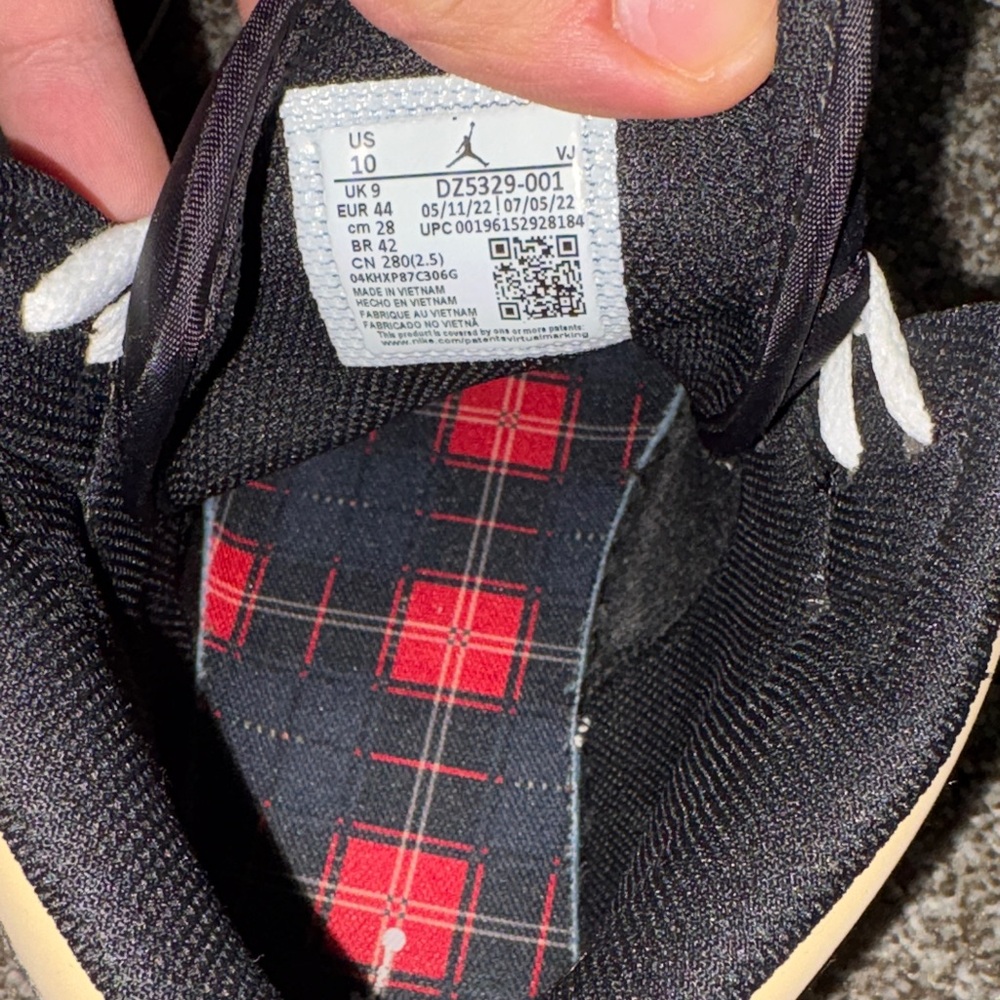 Nike Black and Tan Sneakers with Red Accents - Picture 3 of 4